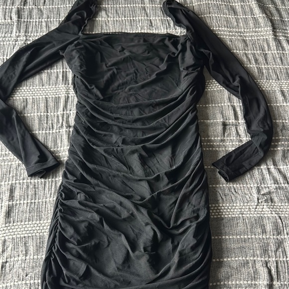 Princess Polly Black Ruched Dress - Picture 3 of 4